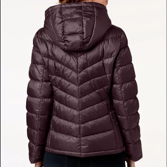 ⭐️HP⭐️ New MK Packable Jacket - Picture 2 of 2